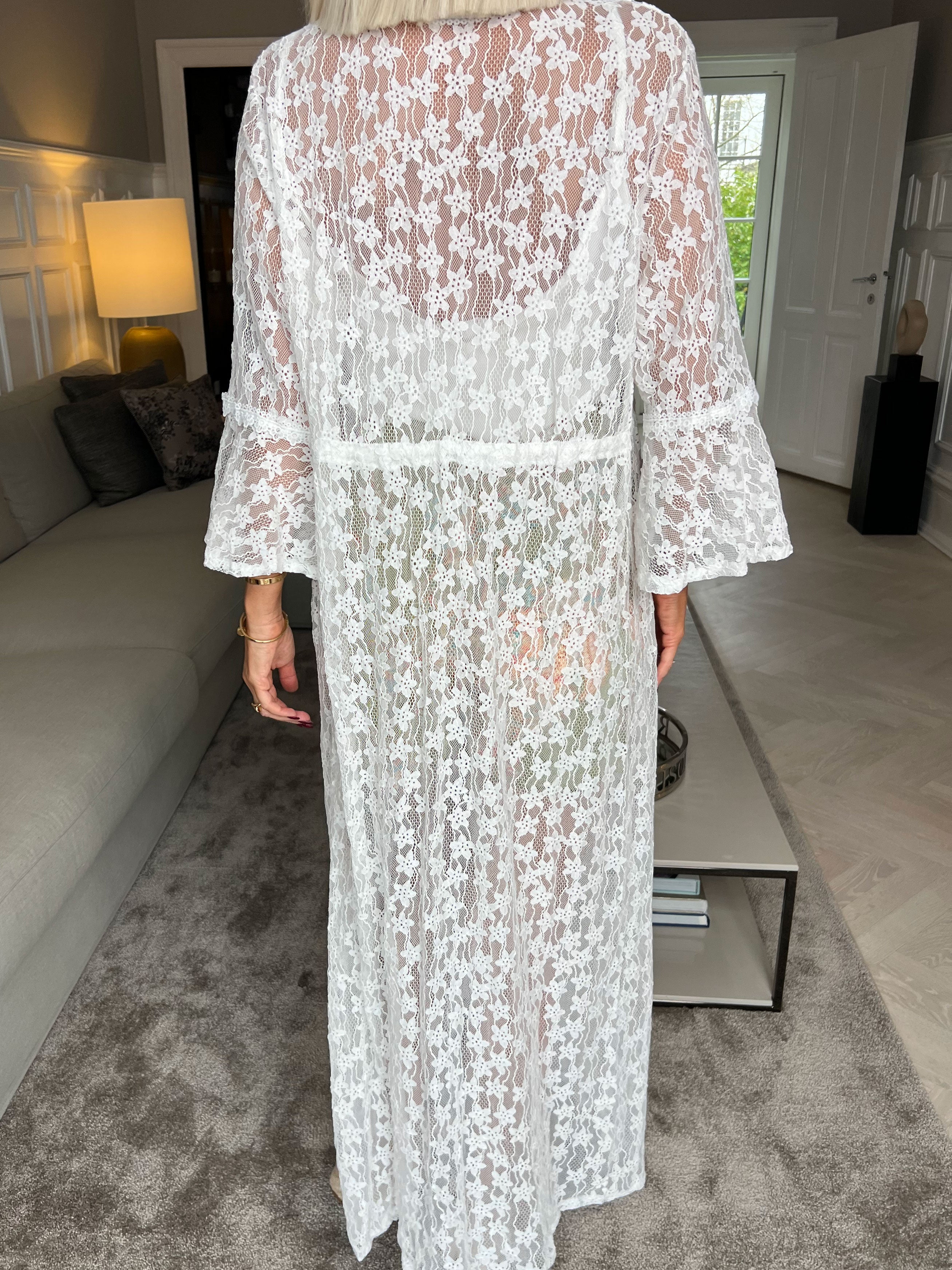 Aleyan - Lång kimono med spets